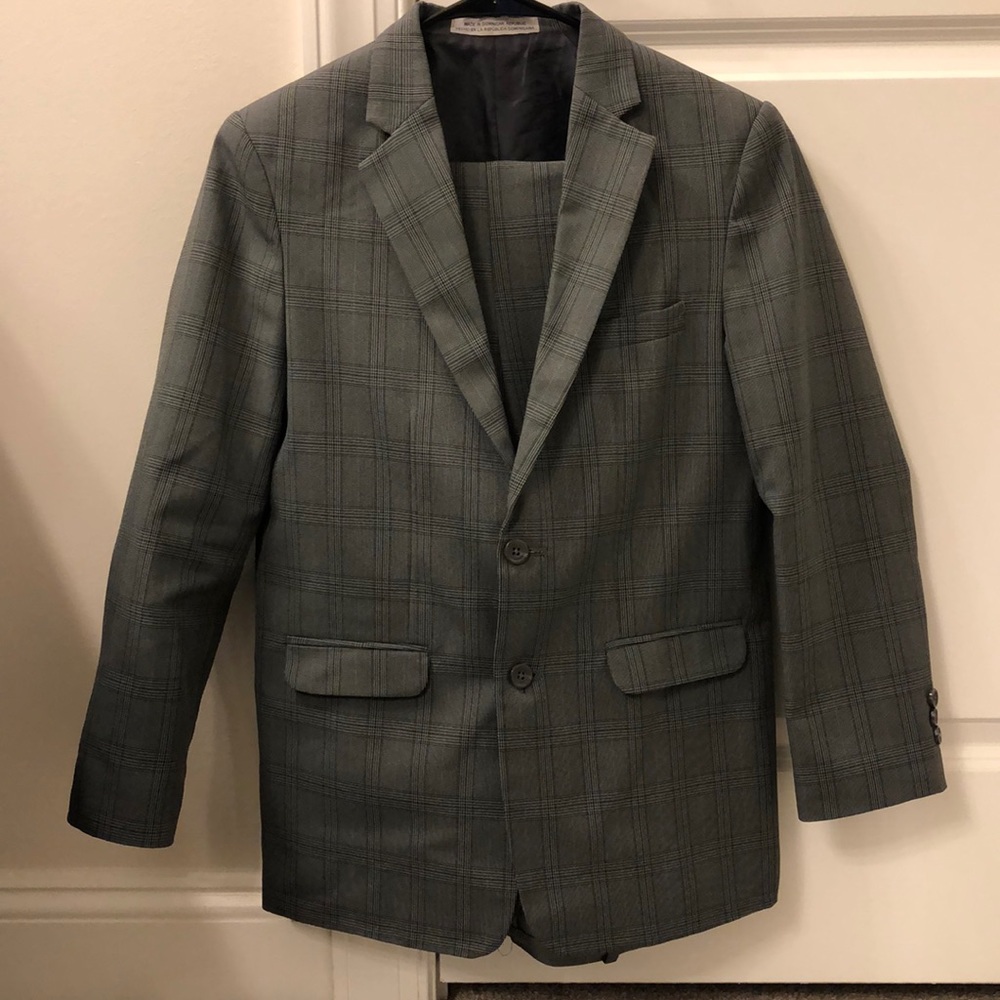 Perry Ellis boys suit